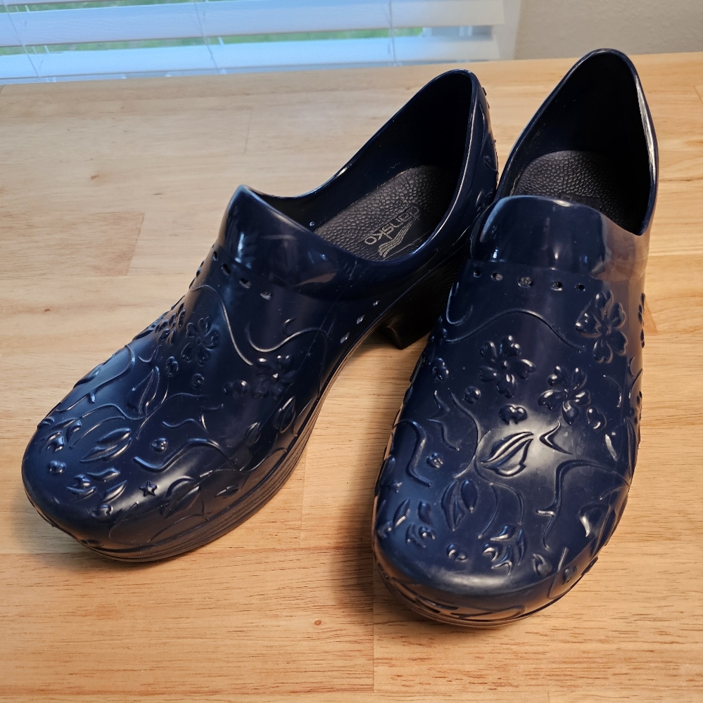 Dansko Navy Garden clogs 8.5 - 9